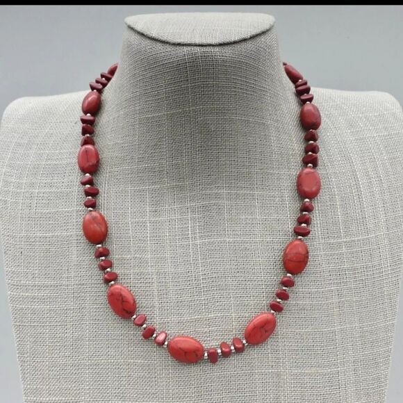 CHAPS Necklace Southwest Red Faux Stone Beads Silver Tone Spacers 18" Excellent - Picture 1 of 9